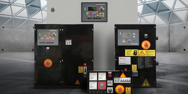 Elektronika i rozdzielnia SZR agregatu HIMOINSA